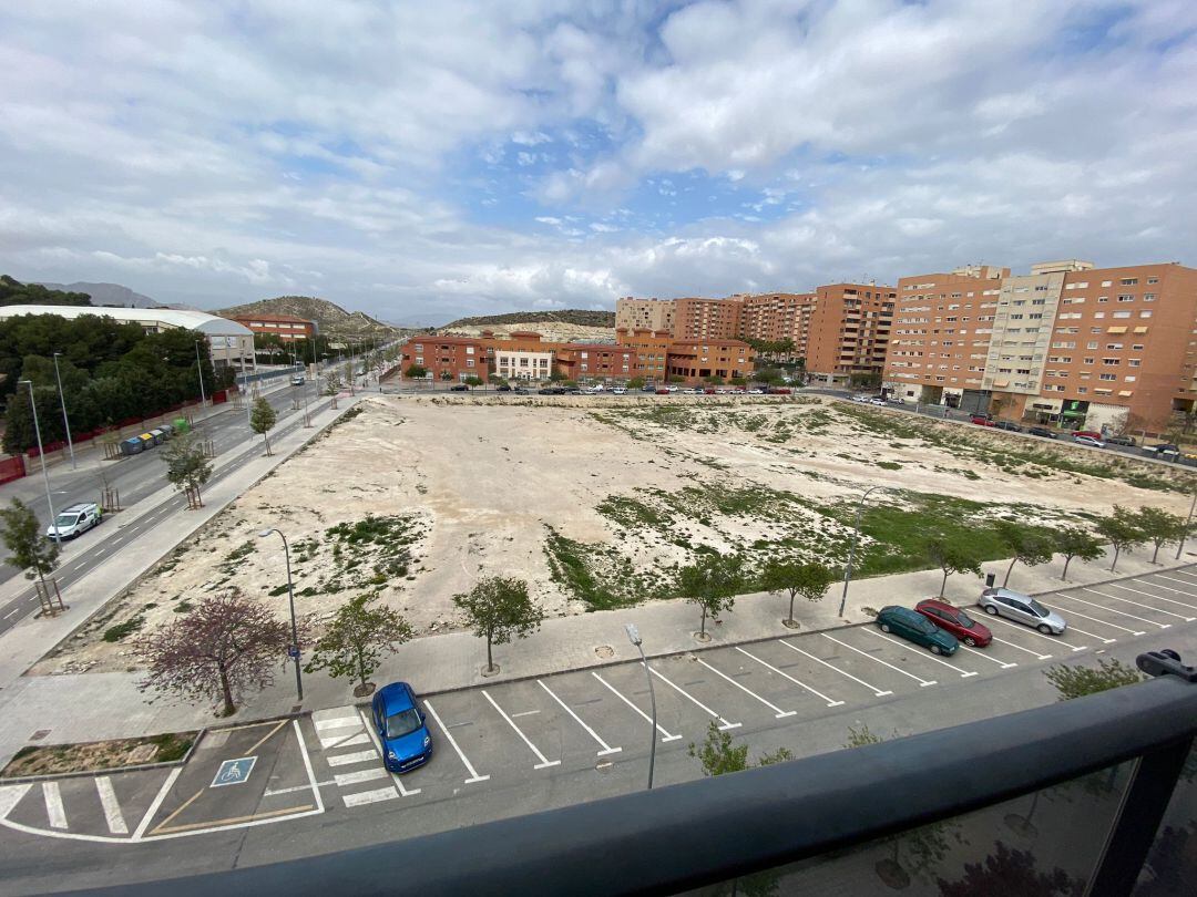 Solar donde debe construirse el CEE El Somni