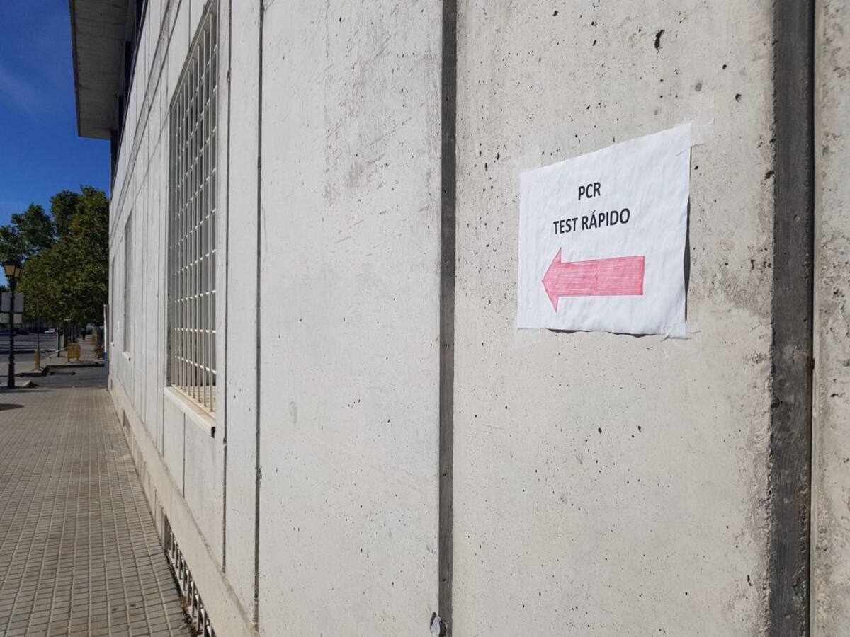 El alcalde de Ávila, confinado por contacto estrecho con un positivo