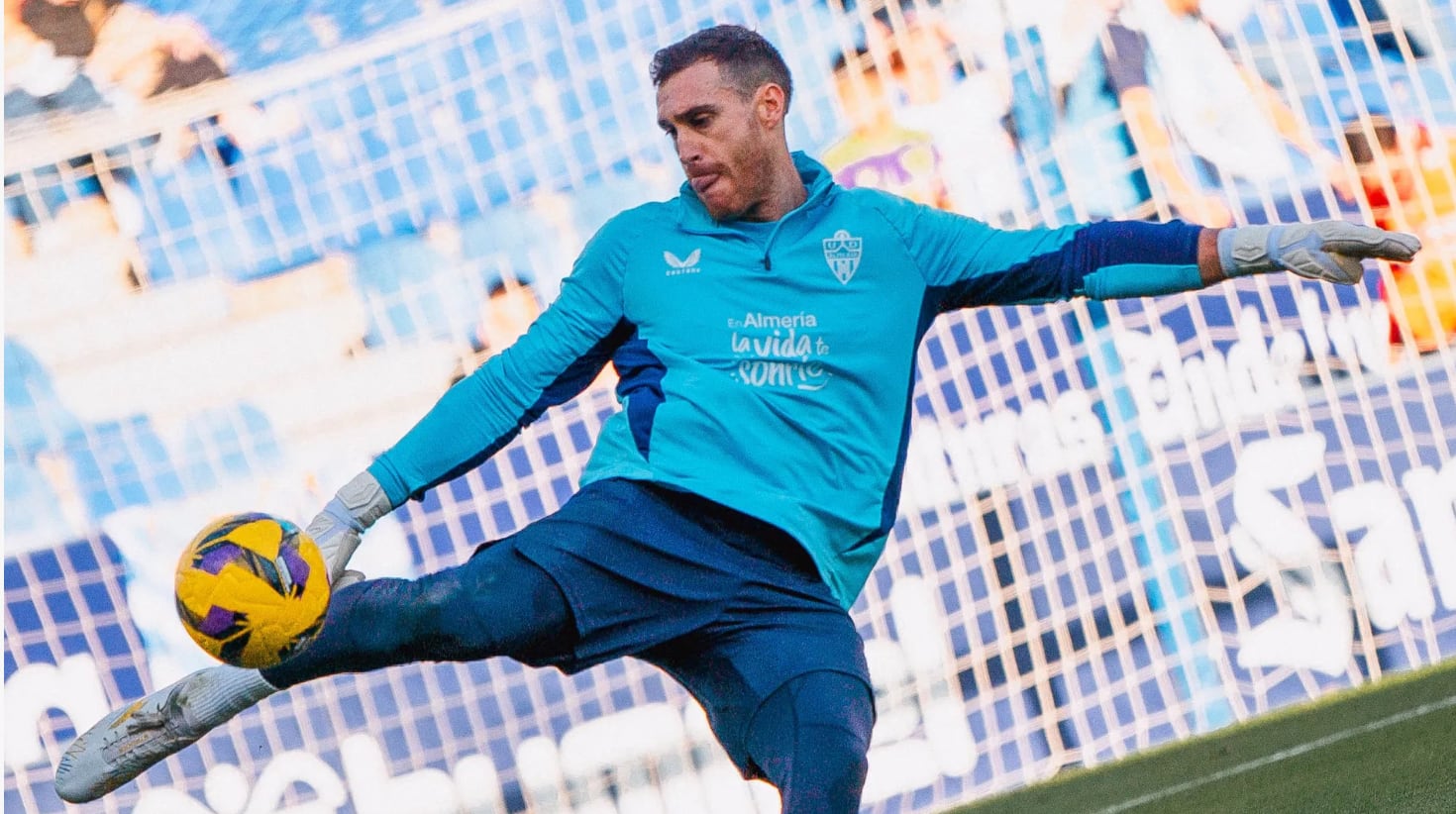 Fernando en el calentamiento del choque de la pasada jornada frente al Málaga.