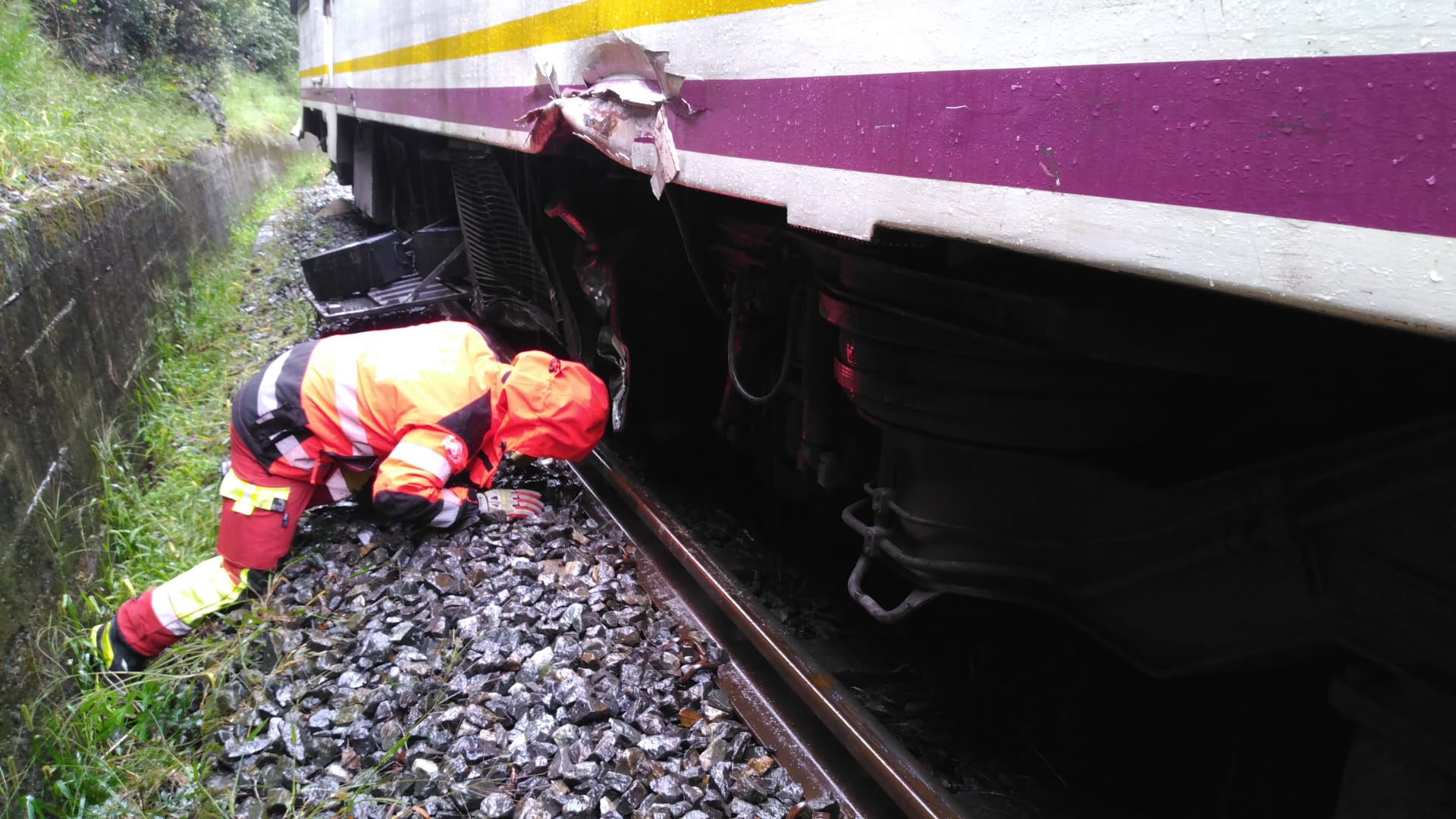 Descarrila un tren en Ramales de la Victoria