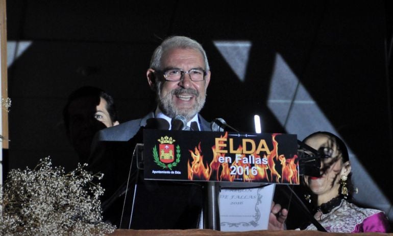 Vicente Ferrándiz durante su pregón de las Fallas de Elda 2016 