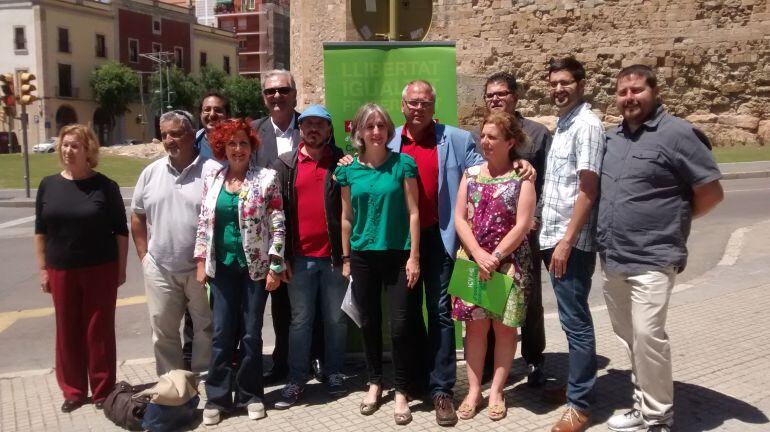 Caps de llista d'ICV-EUiA de diferents municipis del Camp de Tarragona acompanyats per la diputada Dolors Camats.