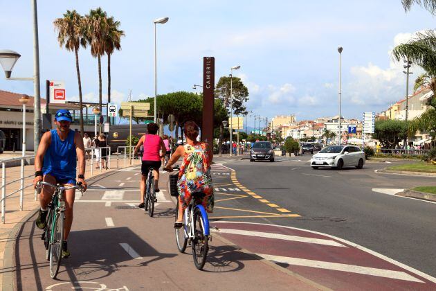 El paseo marítimo de Cambrils es uno de los centros neurálgicos del municipio.