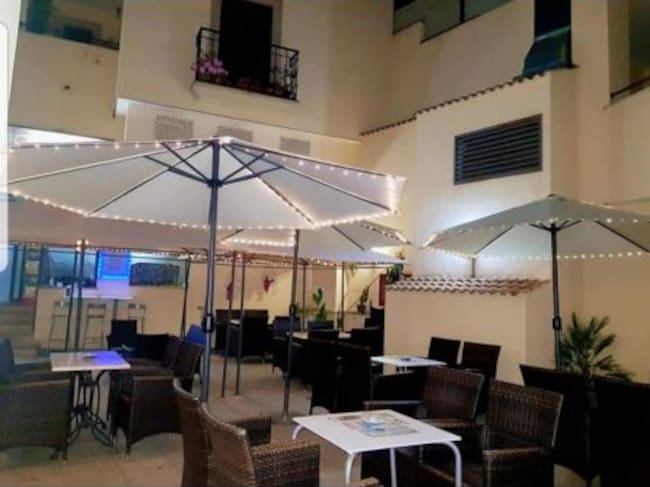 Imagen de la terraza Félix de Amo, en Linares.