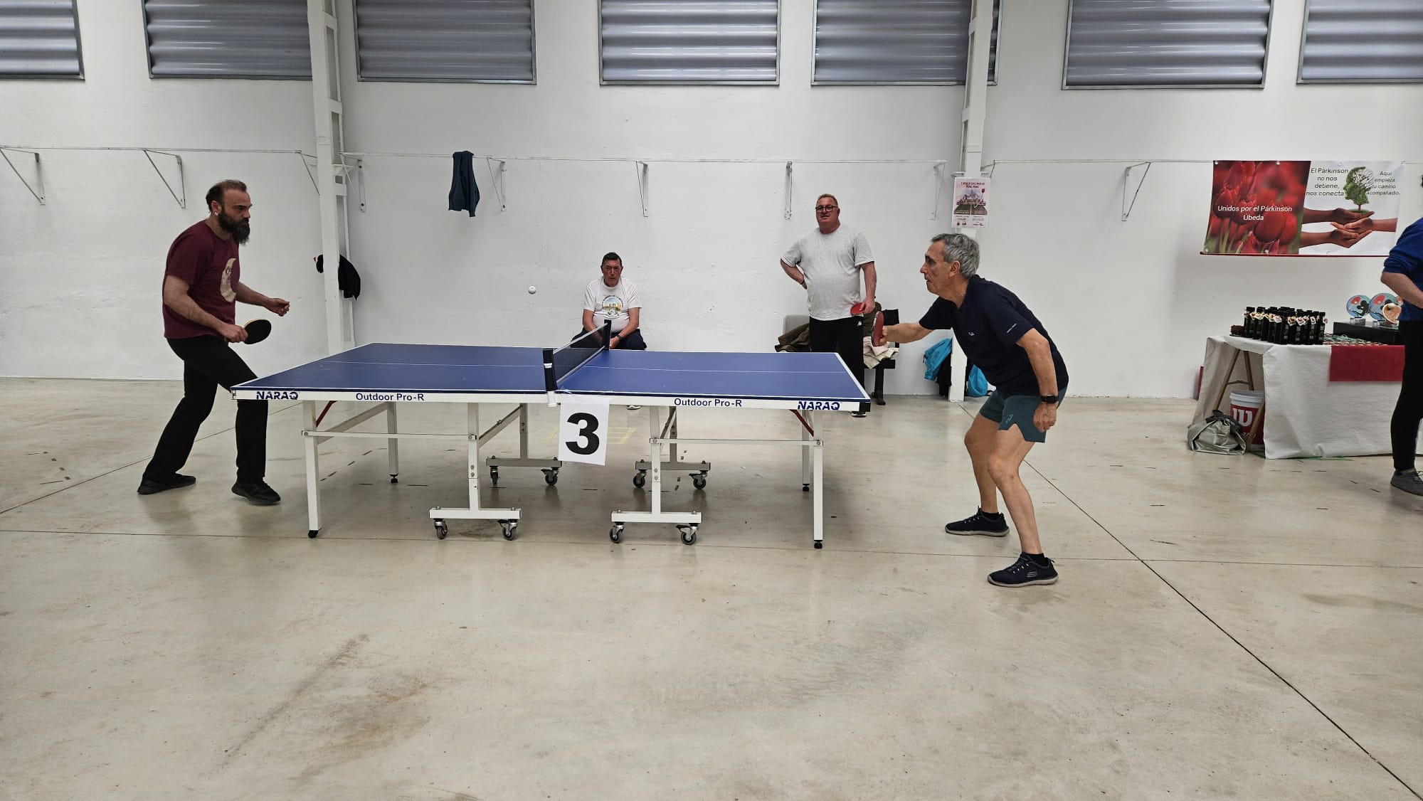 Alfonso López Simarro (A la derecha) en la final de la competición de Tenis de Mesa el pasado sábado en Úbeda