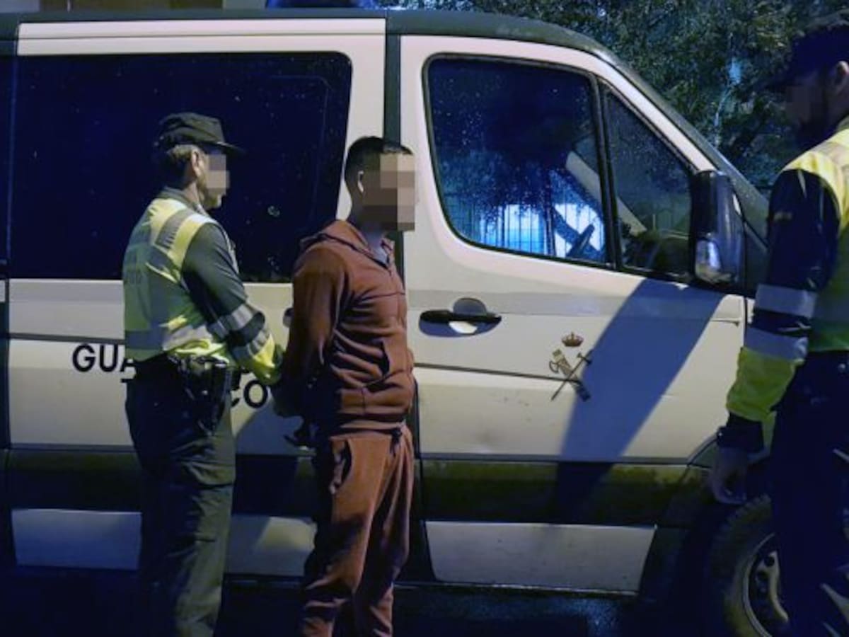 La Guardia Civil detiene a un conductor fugado en El Algar que dio positivo en cuatro sustancias estupefacientes