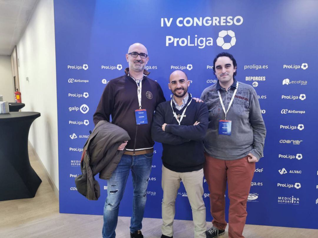 Juanma Rubio, en el centro, en un acto de Proliga