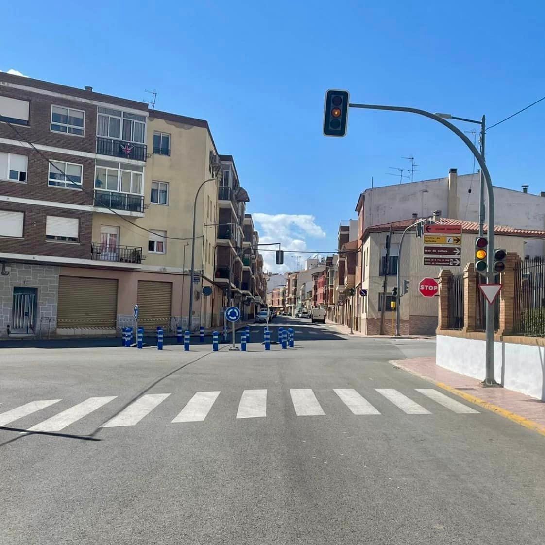 Rotonda calle El Molino con Avda de Villena