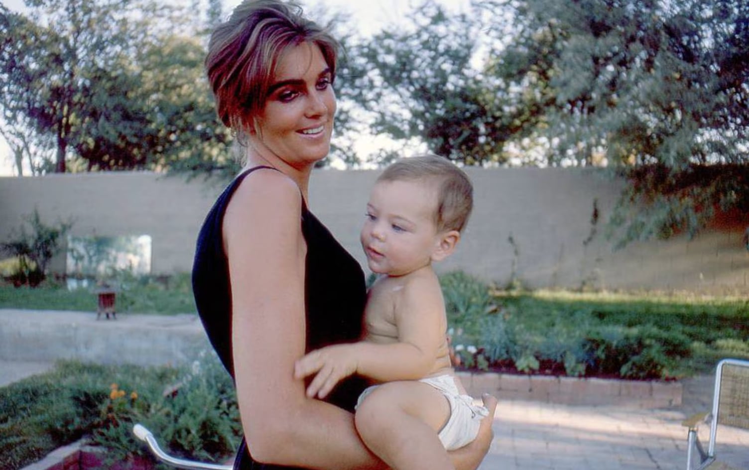 Fotografía tomada por Budd Berlin de su esposa la escritora Lucia Berlin y su hijo David en Alburquerque en 1963.