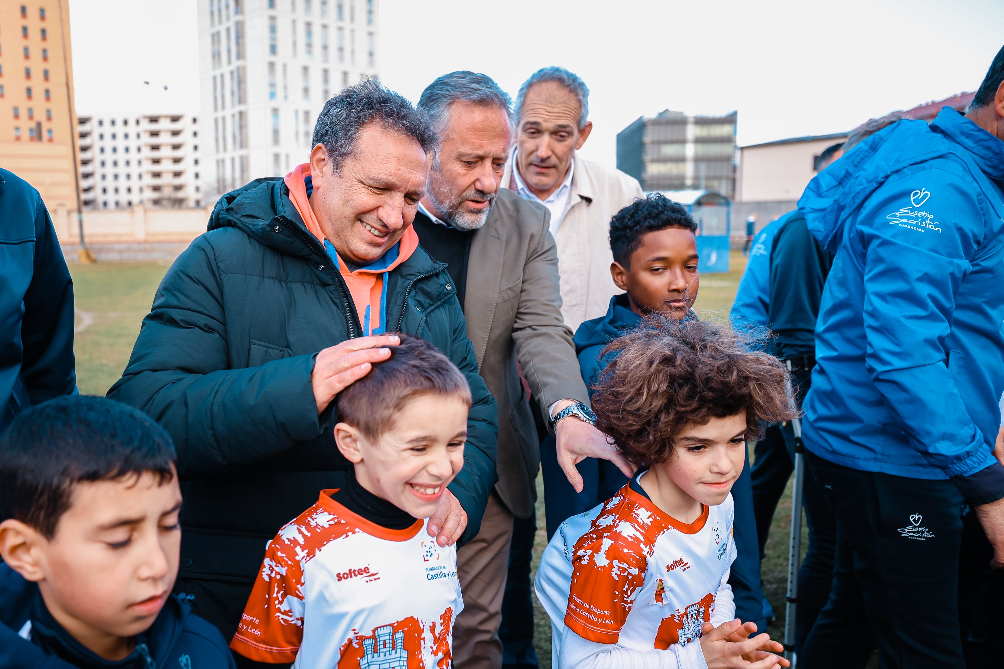 Eusebio, junto a Pollán durante la visita a la Escuela de Deporte Inclusivo