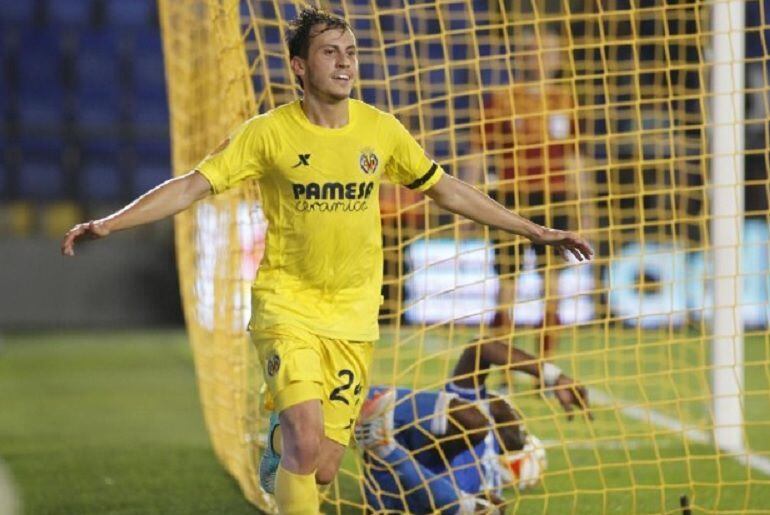 Espinosa celebra un gol en el Madrid