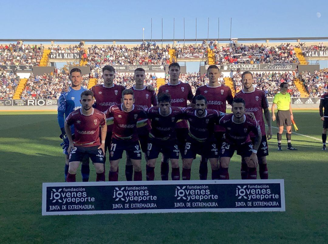 Once del UD Logroñés en Badajoz. 