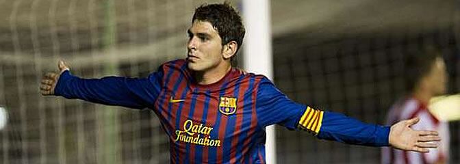 Jonathan Soriano celebra un gol con el Barcelona B