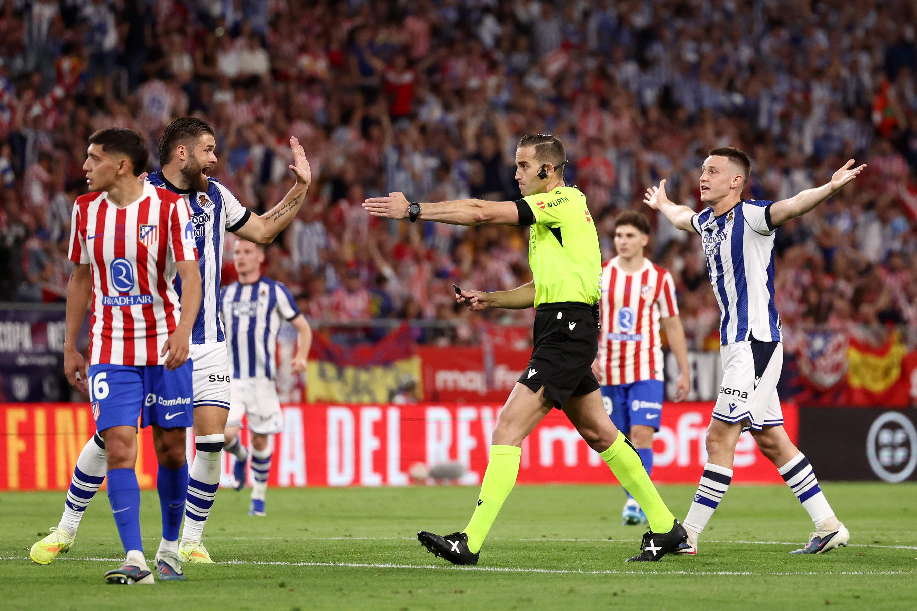 Real Sociedad v Atletico de Madrid - Copa Del Rey Final