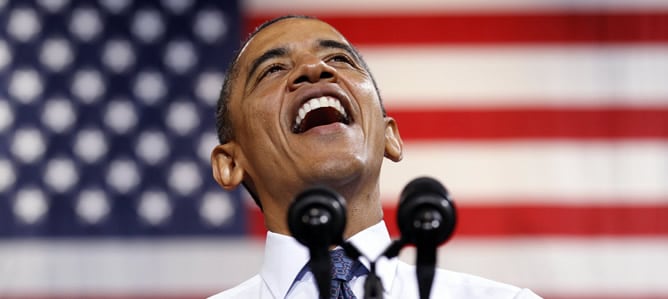 Obama sonriente durante un acto de campaña en Virginia.