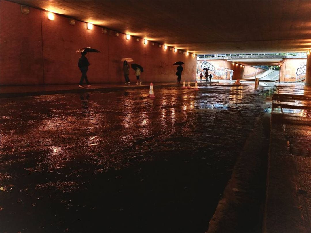 Imagen de la tormenta caída la semana pasada que obligó a cerrar al tráfico el túnel de San Antonio