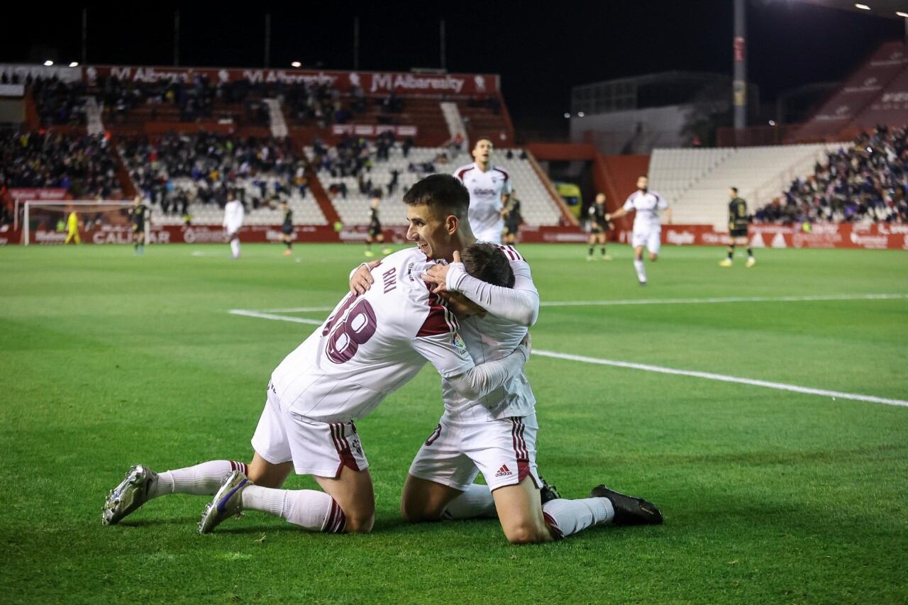 Manu Fuster celebra su gol ante el Lugo