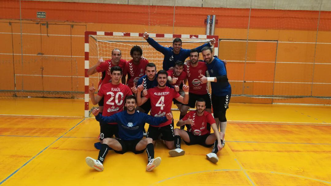 Los jugadores de David Valverde "Dada" celebran un nuevo triunfo