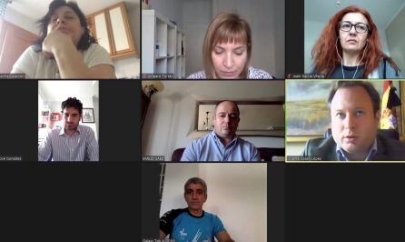 Imagen de la reunión entre Ayuntamiento y los representantes de los padres