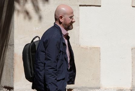 Miguel Juan Baldó, gerente del Patronato de Turismo en 2008, a su salida de los juzgados para declarar por el caso FITUR Patronato Costa Blanca.