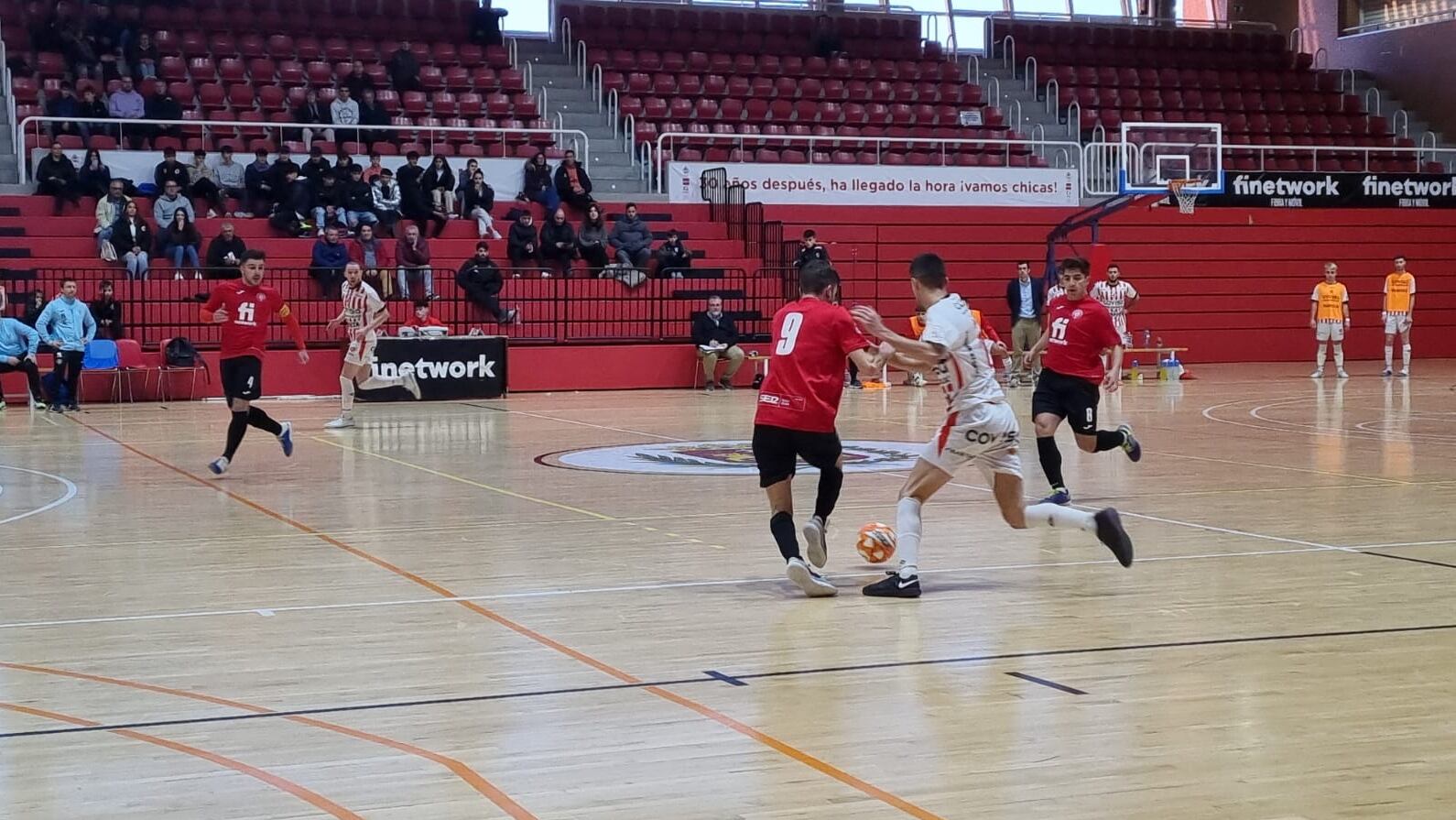 Gran partido del Nueva Elda Finetwork ante uno de los mejores equipos del grupo