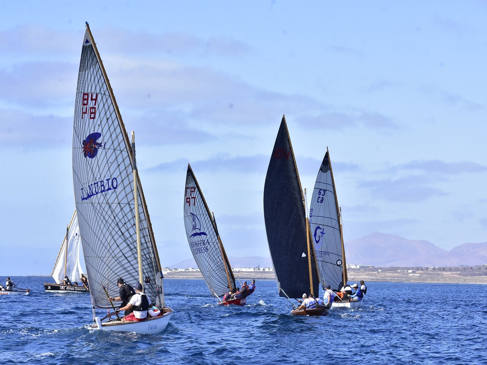 Un momento de la 9ª regata de la Liga Insular de Barquillos de Vela Latina, de 5 metros, de Lanzarote.