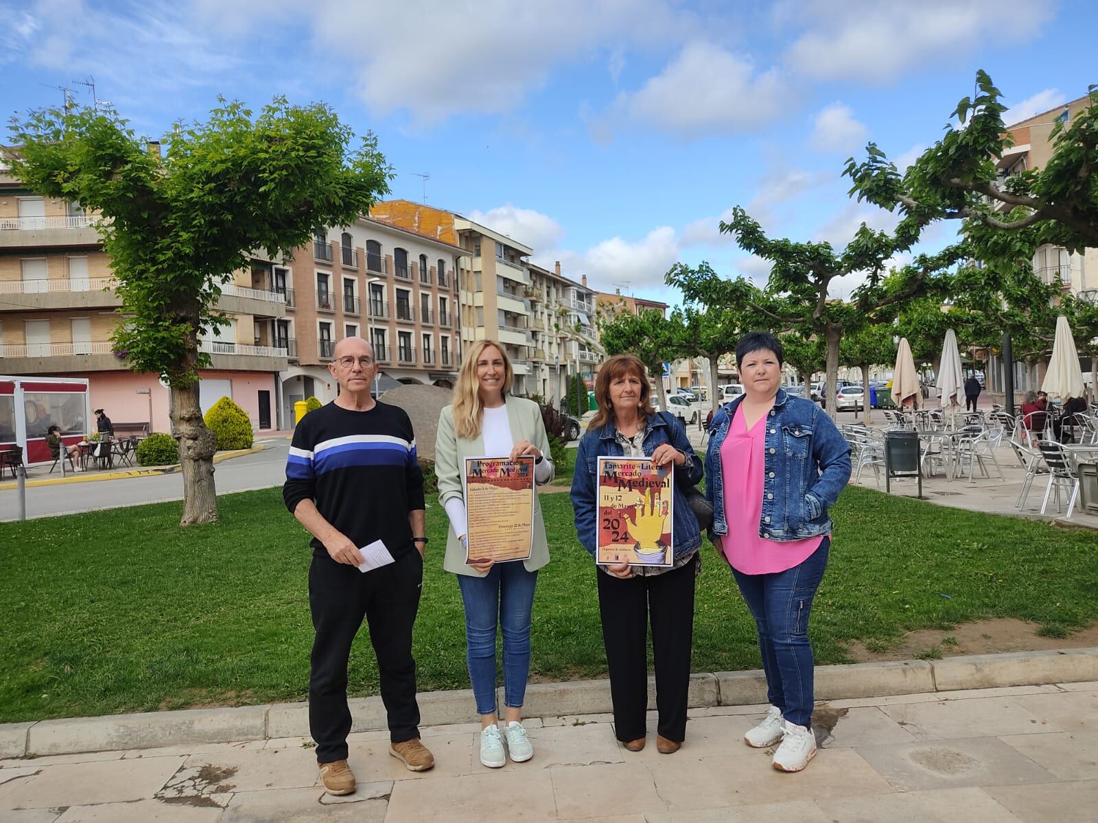 La alcaldesa Sandra González junto a Marisa Montes, Elena Viu y Joaquín Ordoñez: Foto Ayuntamiento de Tamarite de Litera
