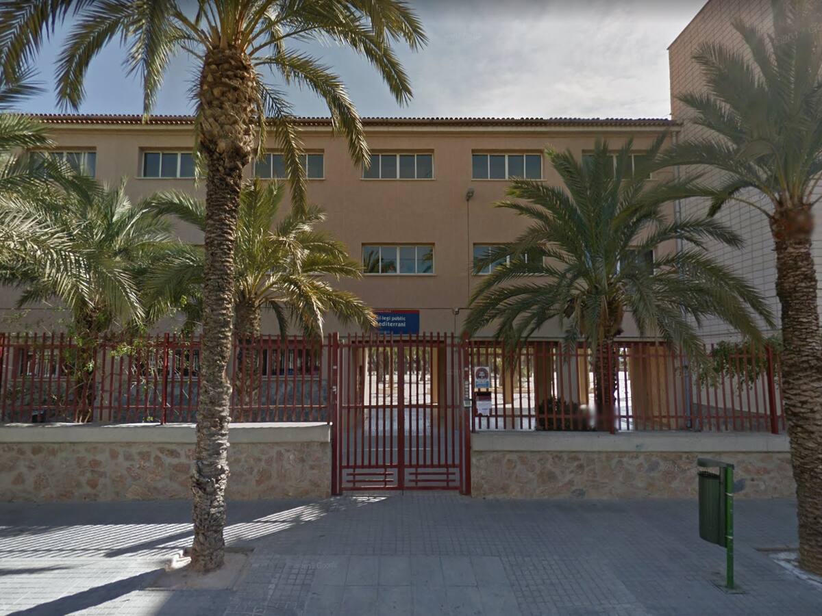 El ayuntamiento realizará un análisis en profundidad de la aluminosis detectada en el colegio Mediterrani