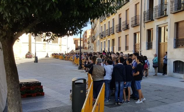 Gran espectación en la Plaza de la Inmaculada para ver la grabación de Master Chef Junior