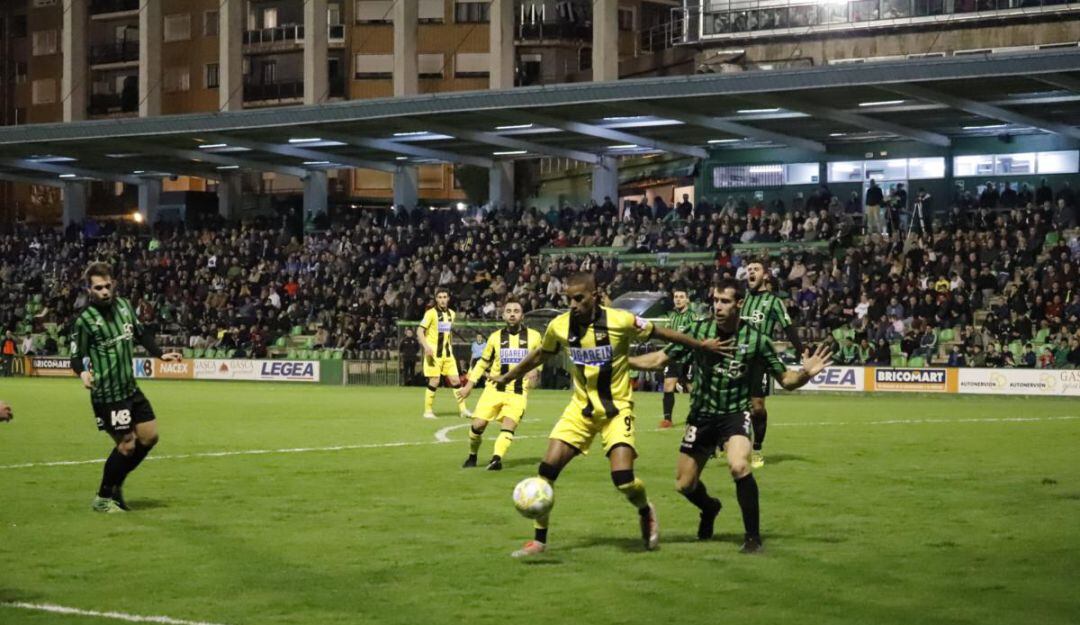 Portugalete y Sestao River en su duelo liguero disputado en Las Llanas