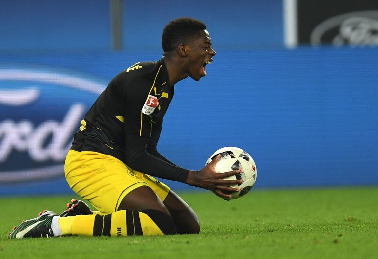 Dembelé, durante un partido con el Borussia