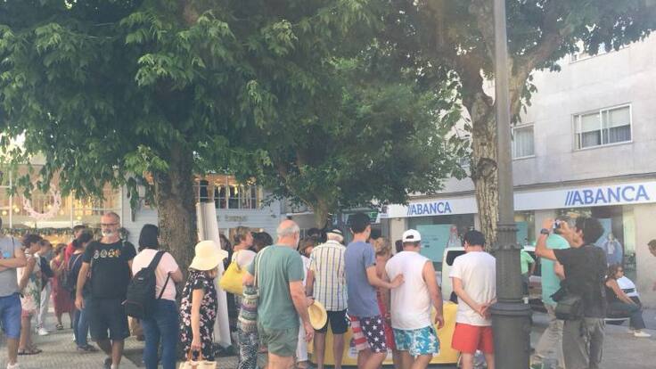 Polémica presencia de “Hablamos español” en Sanxenxo