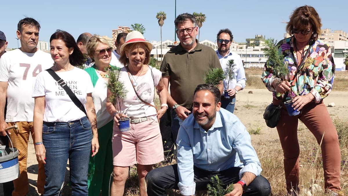 "La zona más poblada de Europa no puede renunciar a contar con 177.000 metros cuadrados de zona verde en los antiguos terrenos de Repsol" Begoña Medina, viceportavoz socialista