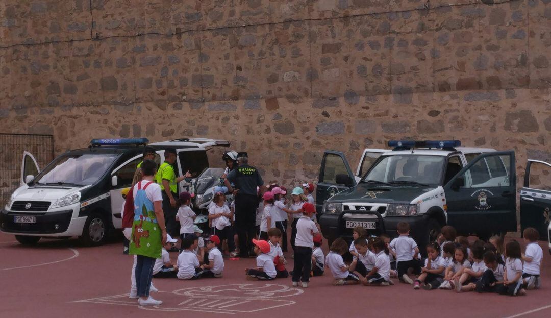 Los escolares partiparon en diferentes actividades con la Guardia Civil