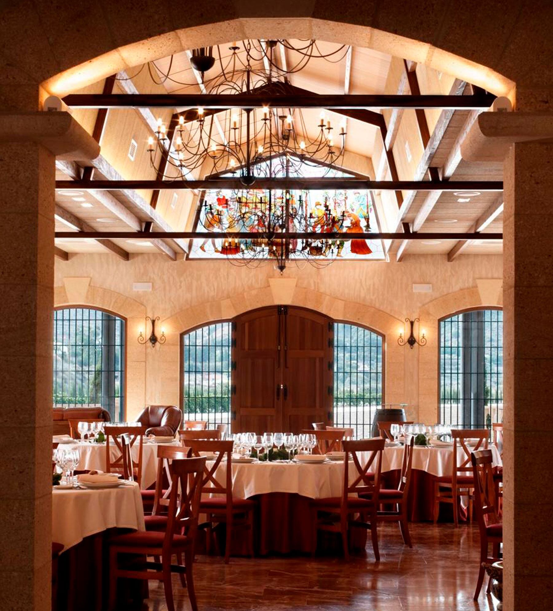 Imagen del comedor del restaurante de la Bodega Casa Sicilia