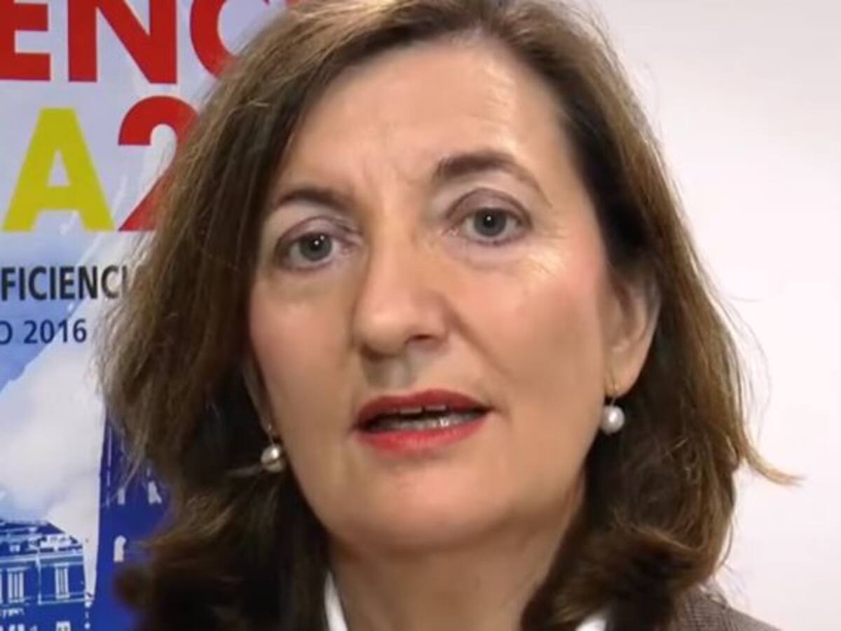 La doctora Marisa Crespo, medalla de oro y brillantes del Colegio Médico de A Coruña