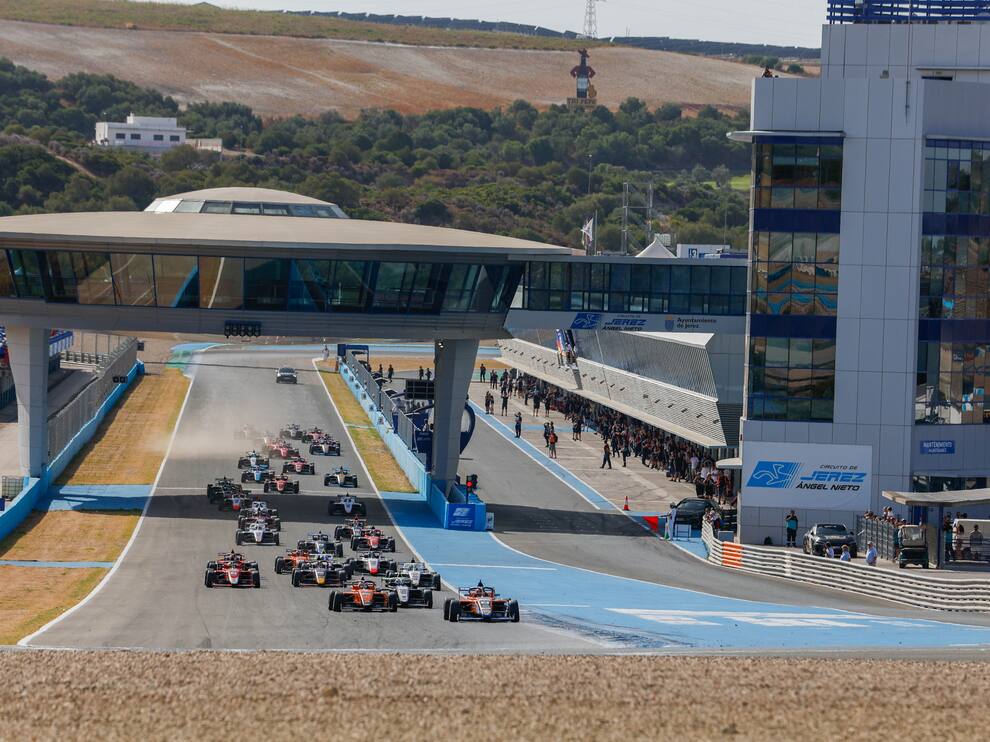 Sagoma Di Ragazzo Design Piatto | Vettore Gratis - Foto 7