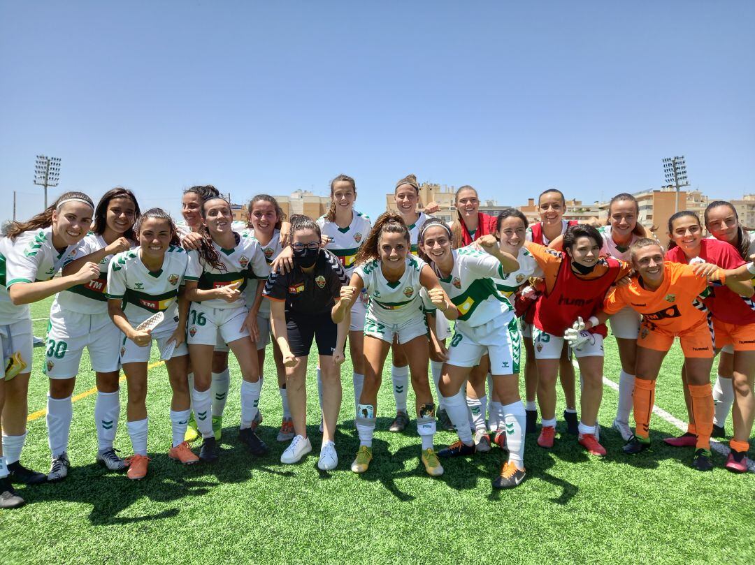 Las jugadoras del Elche celebran su victoria ante La Garita