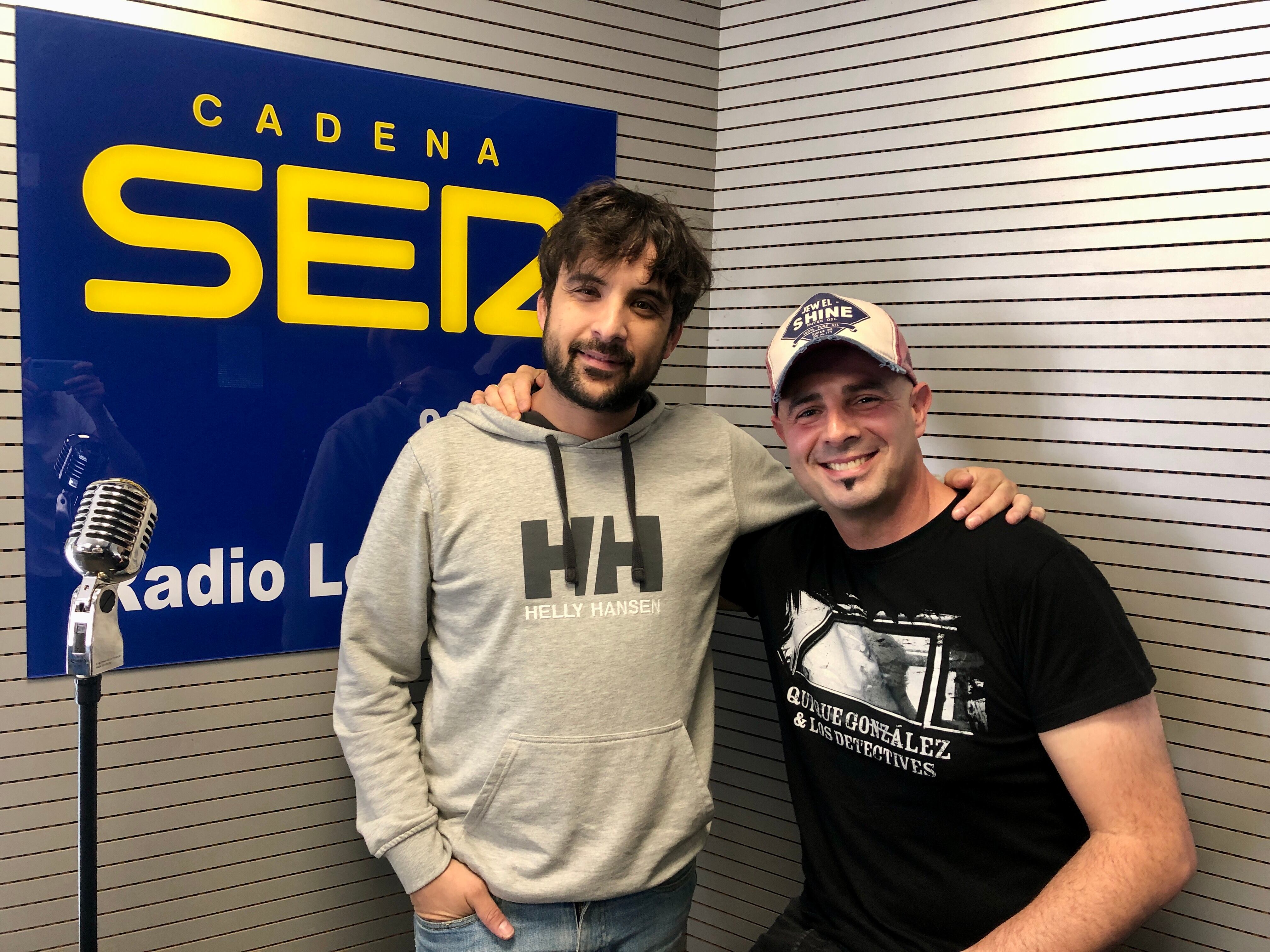 Carlos Suárez y David Nieto visitan los estudios de Radio León