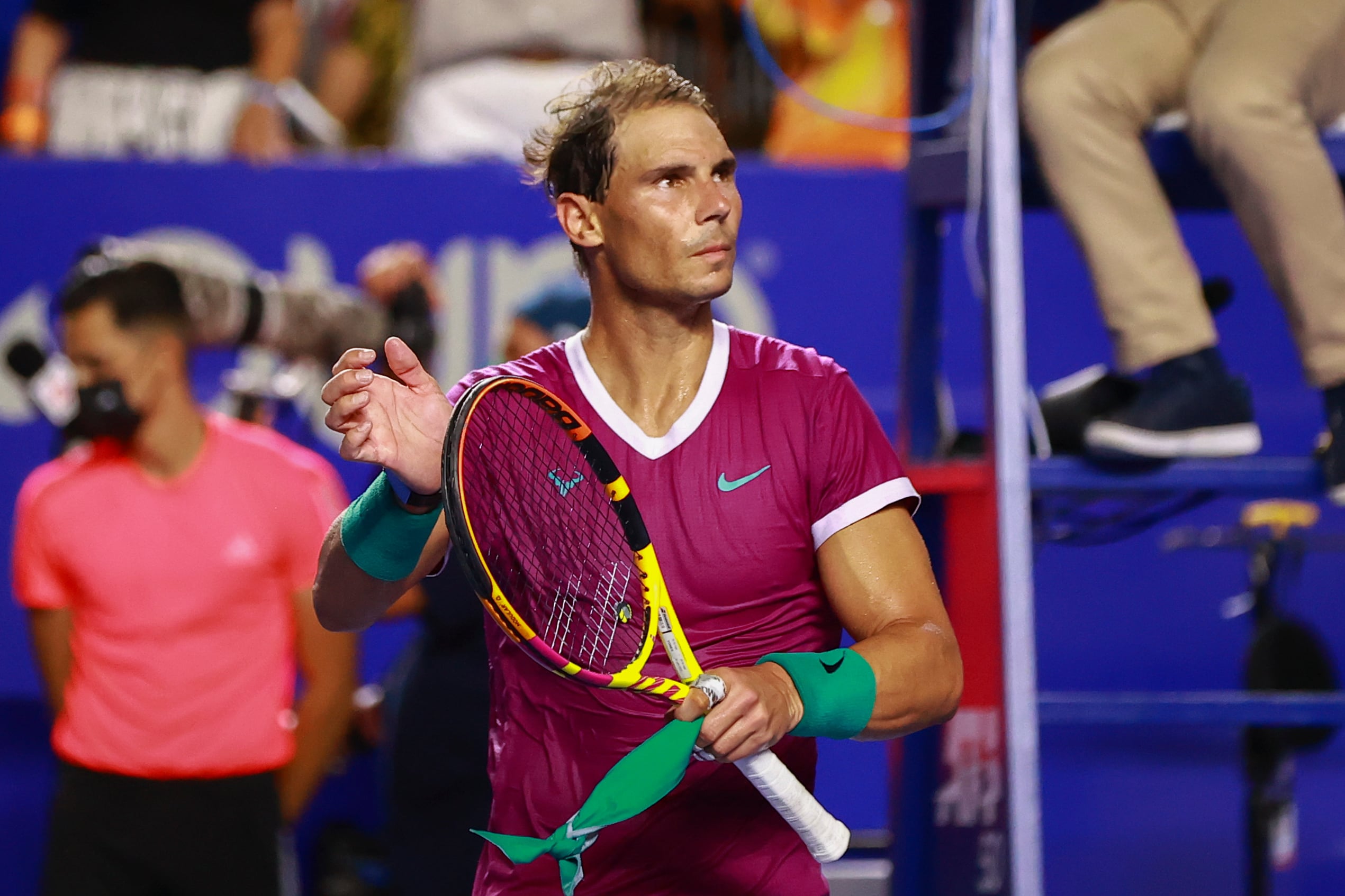 AMDEP6961. ACAPULCO (MÉXICO), 23/02/2022.- Rafael Nadal de España aplaude tras vencer a Stefan Kozlov de los Estados Unidos hoy, en un juego del Abierto Mexicano de Tenis en Acapulco (México). EFE/David Guzmán González
