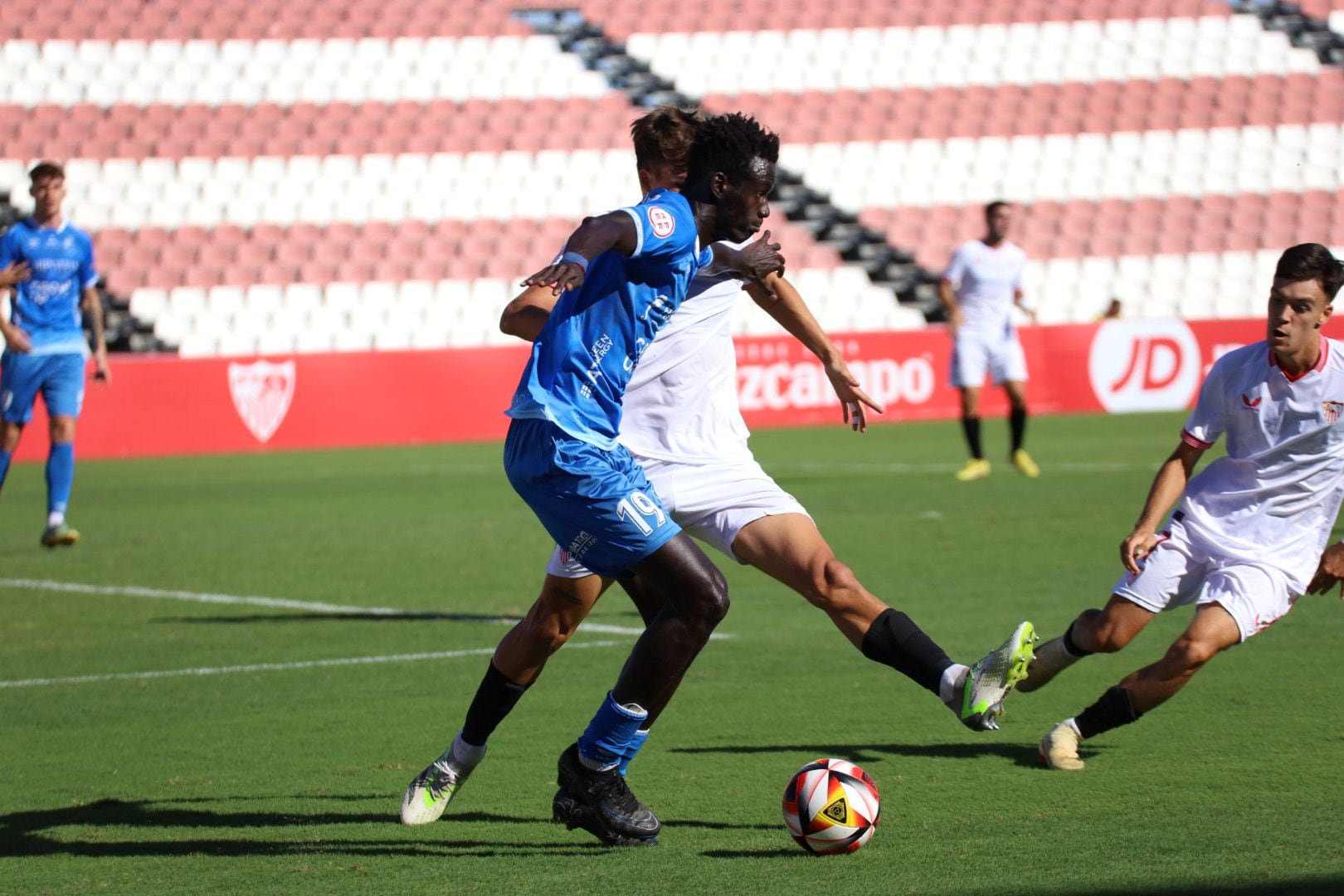 Cheikv durante el partido ante el Sevilla C