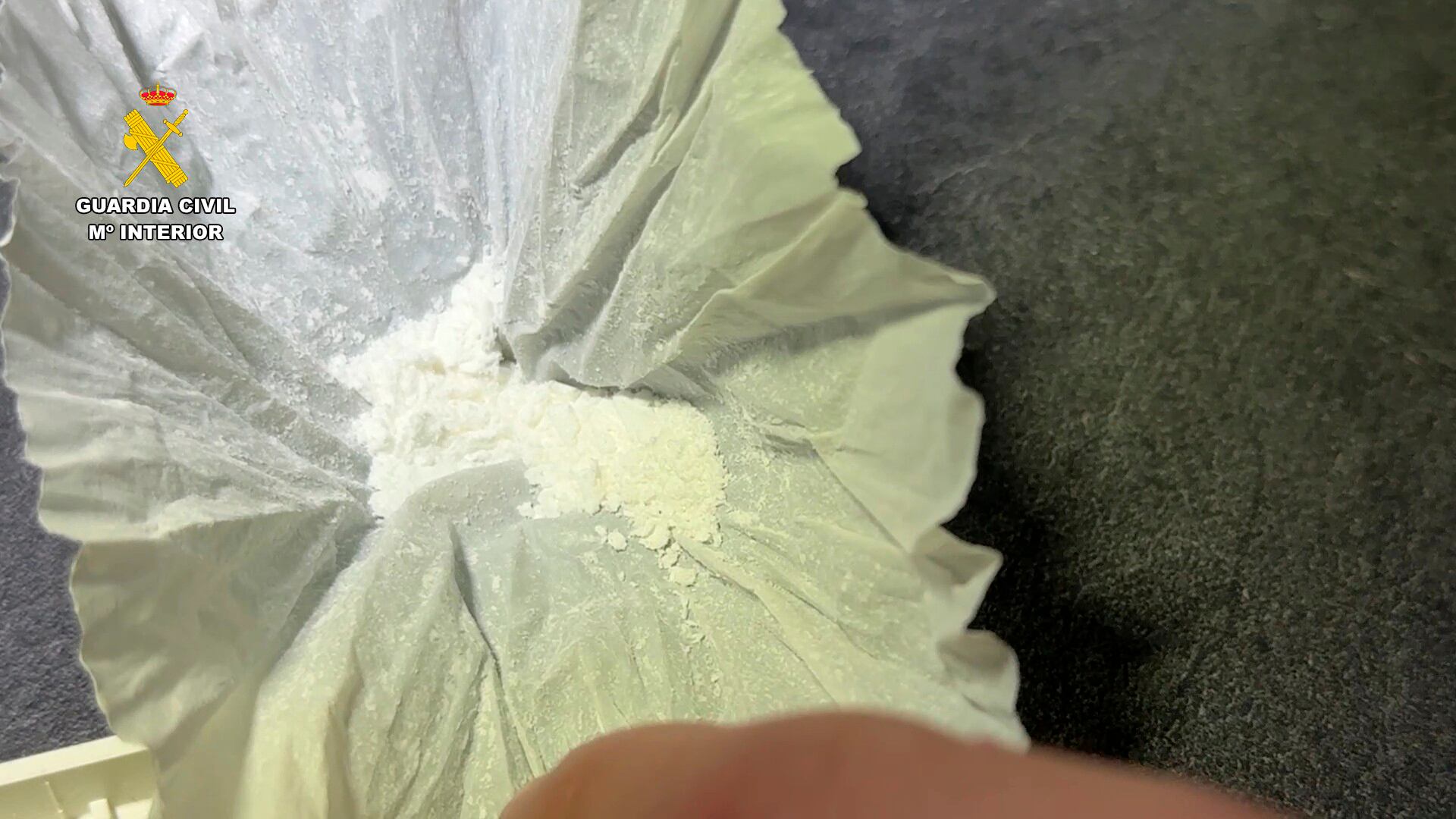 Una operación policial de Guardia Civil y Policía Local de la localidad se salda con 19 denuncias por tenencia de armas y drogas