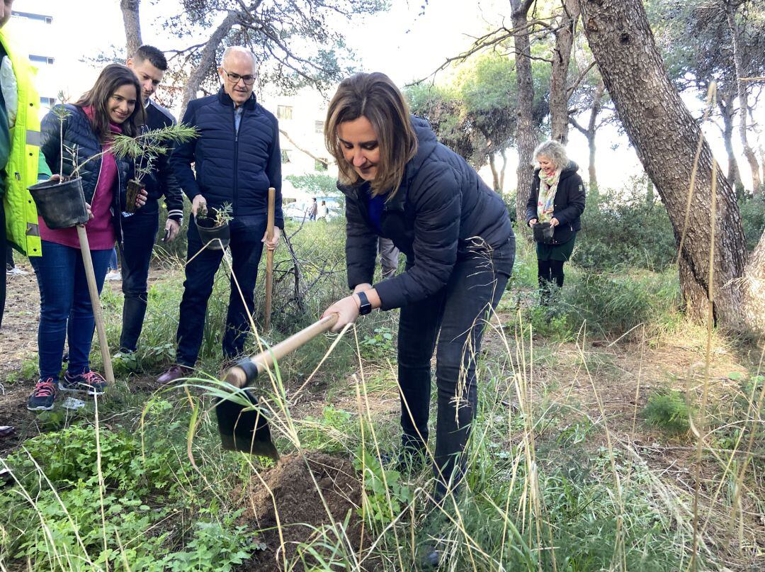 María José Catalá, portavoz del PP, durante la celebración del Día del Árbol en la Devesa de La Albufera de València