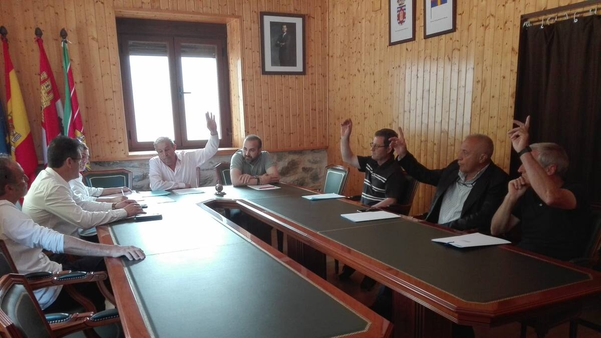 El Ayuntamiento de Galende apuesta por la apertura del camping de El Folgoso