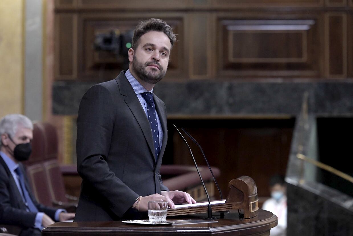 El diputado socialista por Jaén, Juan Francisco Serrano, en una foto en el Congreso.