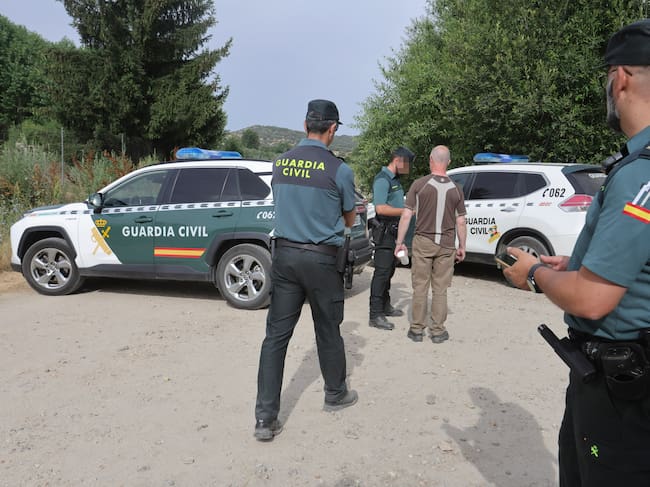 SALAMANCA (ESPAÑA), 23/06/2025.- La Guardia Civil continúa este lunes con la búsqueda del menor de 14 años desaparecido la tarde del domingo en el río Tormes a su paso por Alba de Tormes (Salamanca) después de que el operativo que ha trabajado durante la noche no haya logrado dar con su paradero. EFE/JM García