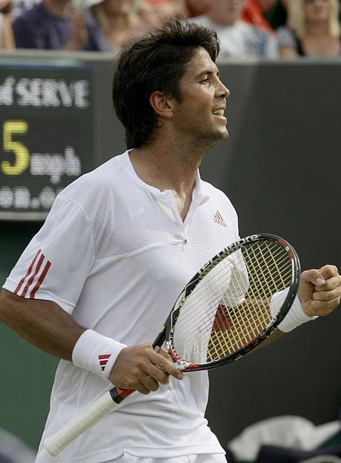 Verdasco celebra su triunfo en la hierba de Wimbledon