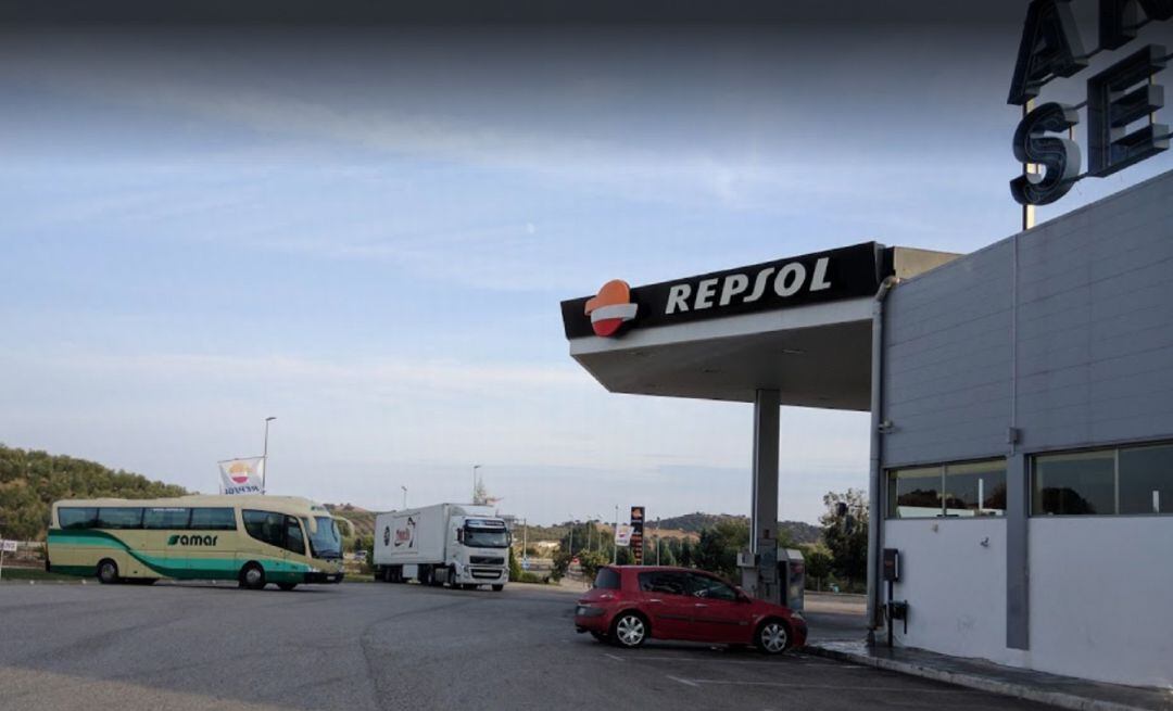 Estación de Servicio 258 SL, en la autovía A4 a su paso por Santa Elena