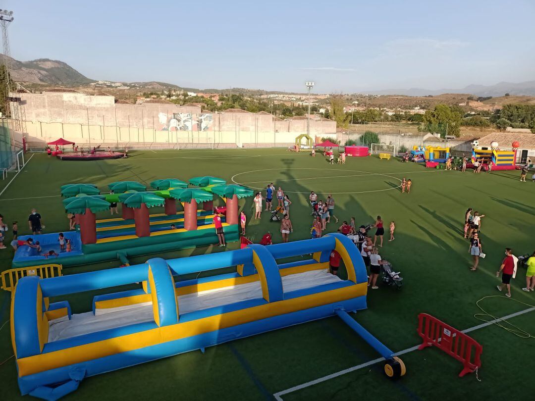 Actividades en el campo de fútbol de Pulianas