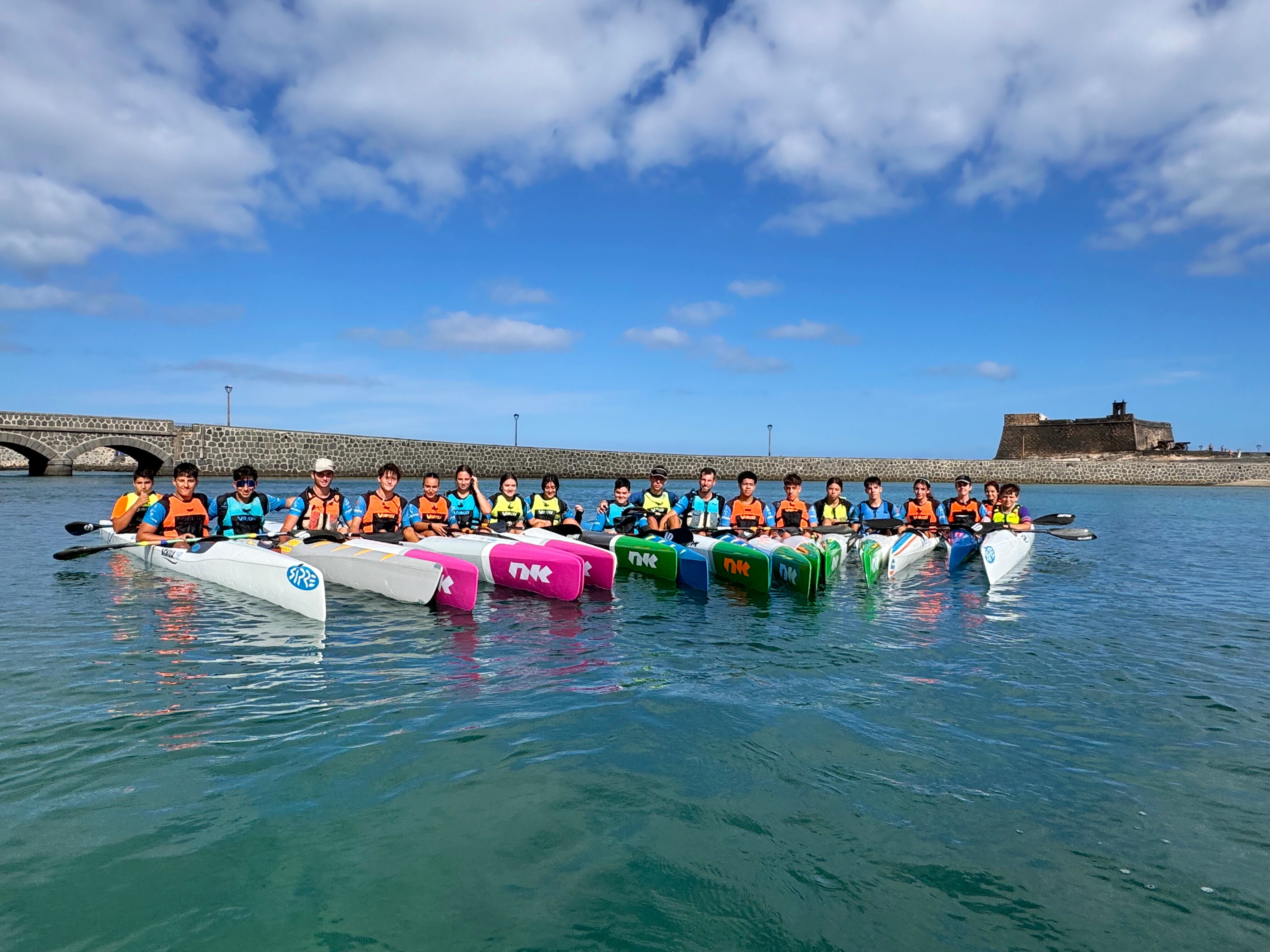 Varios de los palistas del club Los Marlines de Lanzarote.